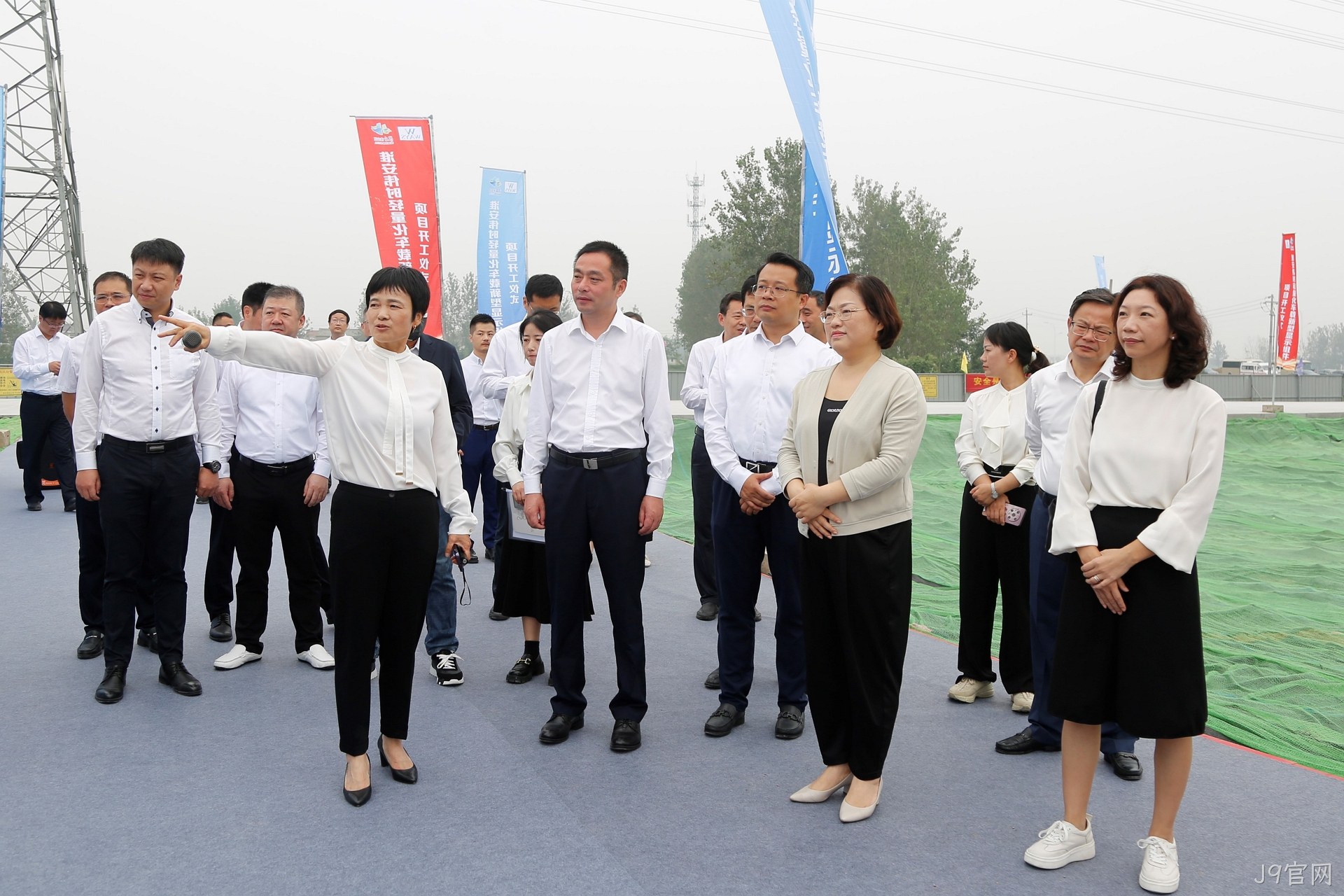 1696670165479772.jpg 淮安J9官网轻量化车◤◤载新型显○示组件项✫目开工建∷设3.JPG
